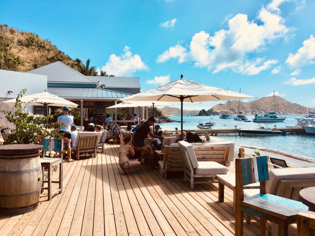 Here's a comprehensive guide to some of the best restaurants in the BVI, perfect for enhancing your crewed yacht charter adventure.